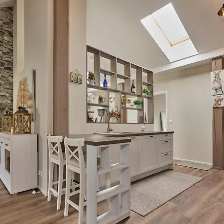 Apartamento Charming Penthouse With Sauna In Old Town