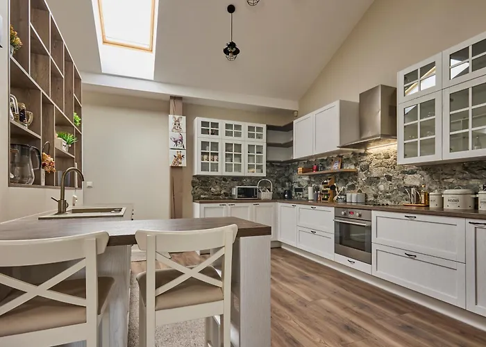 Charming Penthouse With Sauna In Old Town アパート