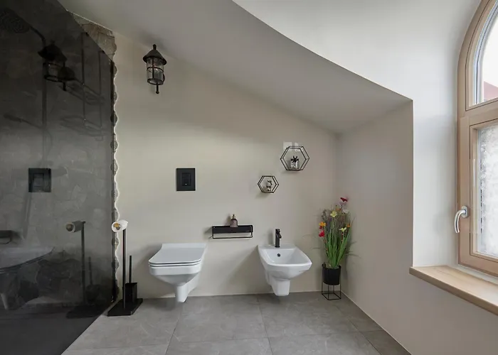 アパート Charming Penthouse With Sauna In Old Town *