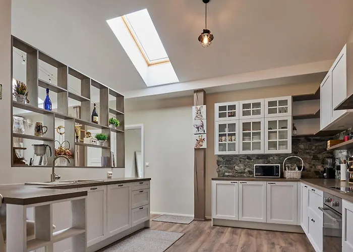 Charming Penthouse With Sauna In Old Town Ταλίν