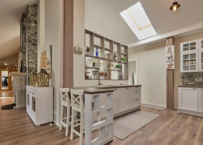 شقة Charming Penthouse With Sauna In Old Town