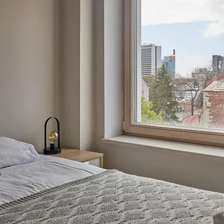 Charming Penthouse With Sauna In Old Town דירה טאלין