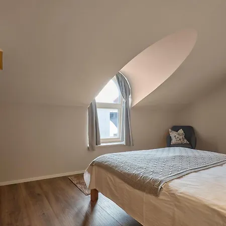 Charming Penthouse With Sauna In Old Town * טאלין